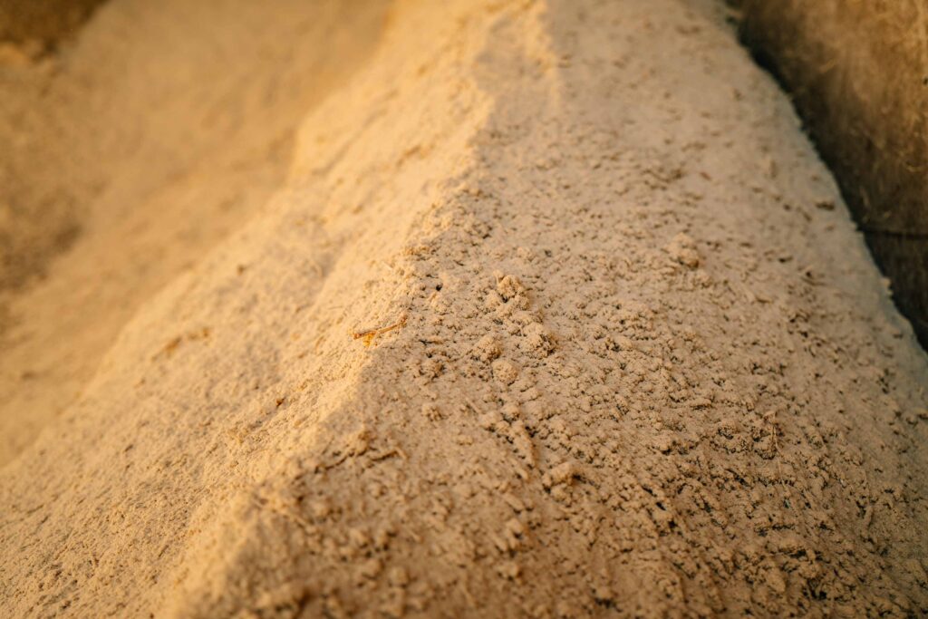 Sägespäne auf einem Haufen